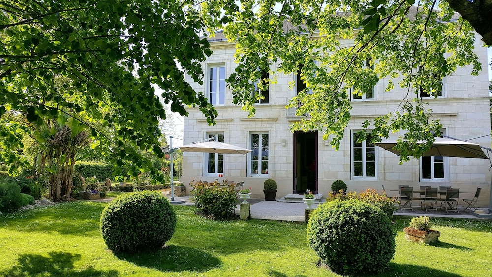 L'escale de Bel Air — 4-Star Luxury Hotel in Le Pian-Medoc, France