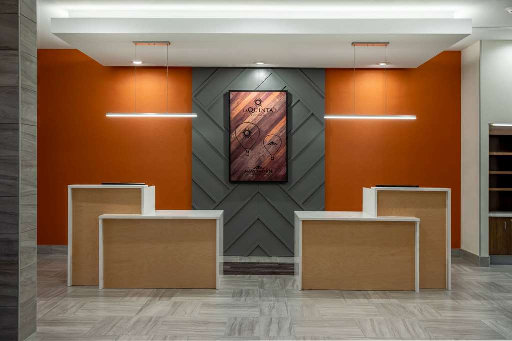 La Quinta Inn & Suites By Wyndham Pflugerville - photo 10