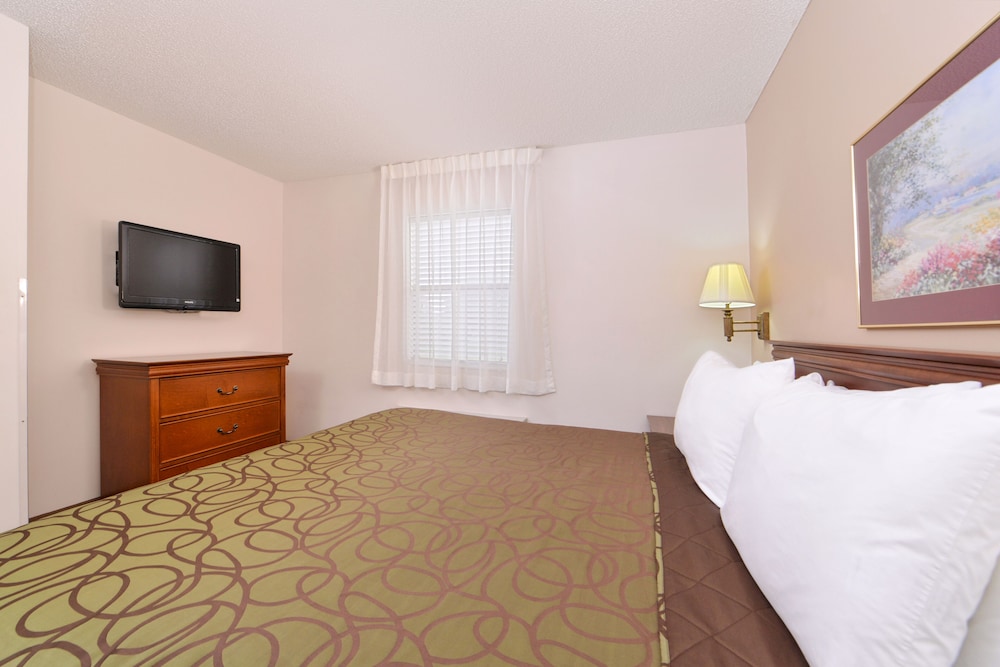 Briarwood Inn Of Geneva - photo 15