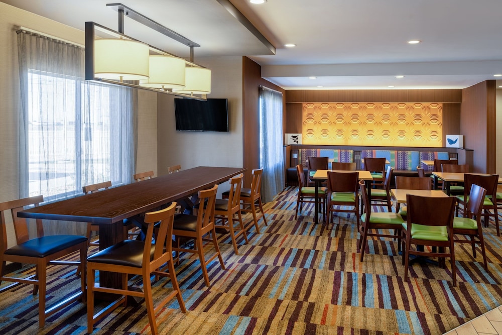 Fairfield Inn and Suites by Marriott Denver Aurora Medical Center - photo 2
