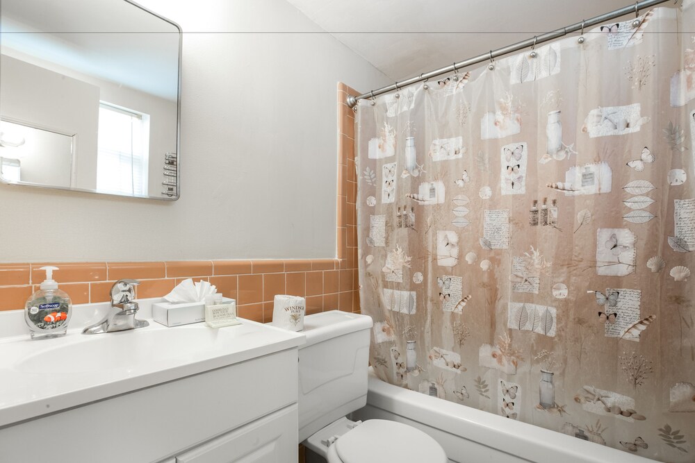 Hideaway Waterfront Resort & Hotel - photo 36
