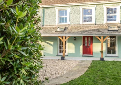 Rhos Y Gadair An Incredible Farmhouse By The Sea 20684865 — Aberporth