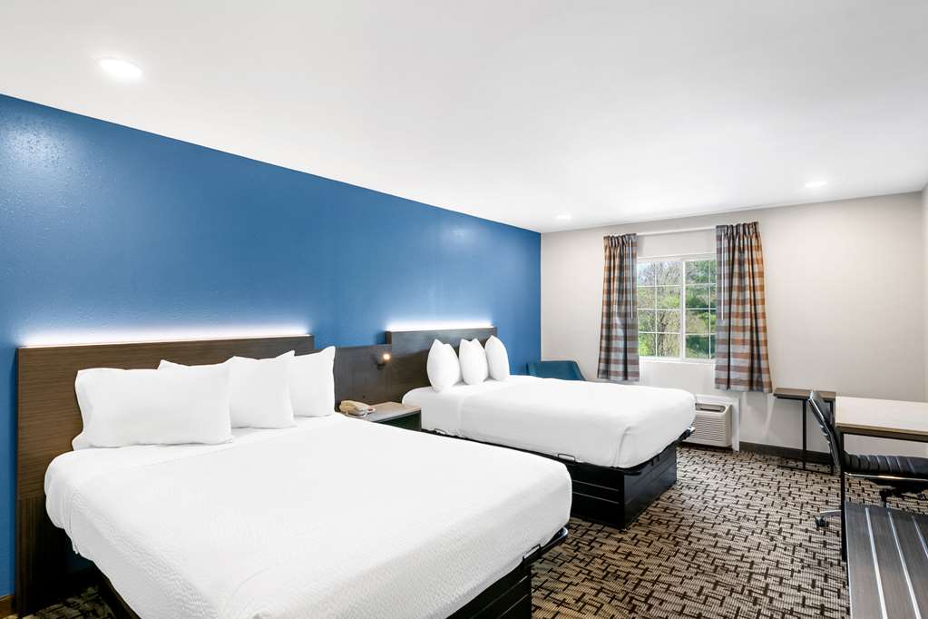 Econo Lodge Bethel Danbury - photo 24