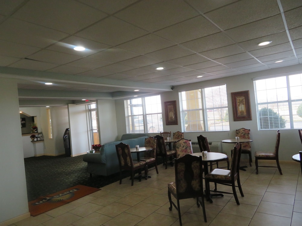 Days Inn by Wyndham Blytheville - photo 66