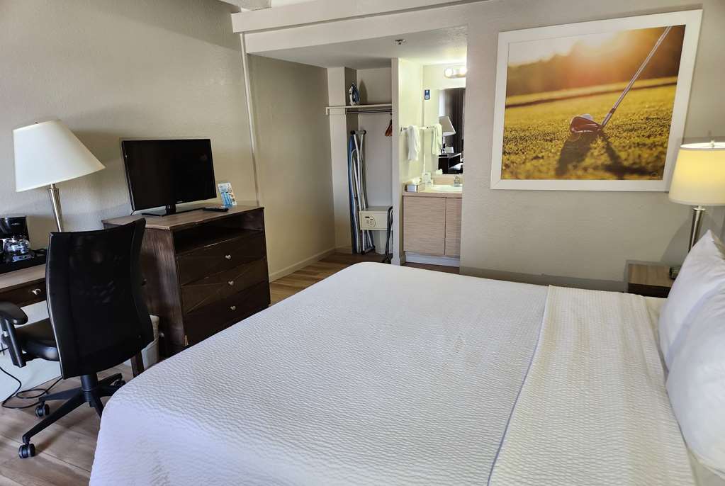 Days Inn by Wyndham Denver Downtown - photo 13