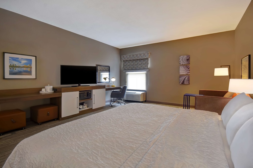 Hampton Inn Birmingham Colonnade 280 - photo 13