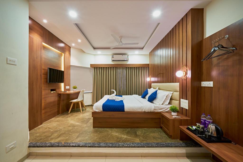 Hotel Sai Deluxe in Sangli, India