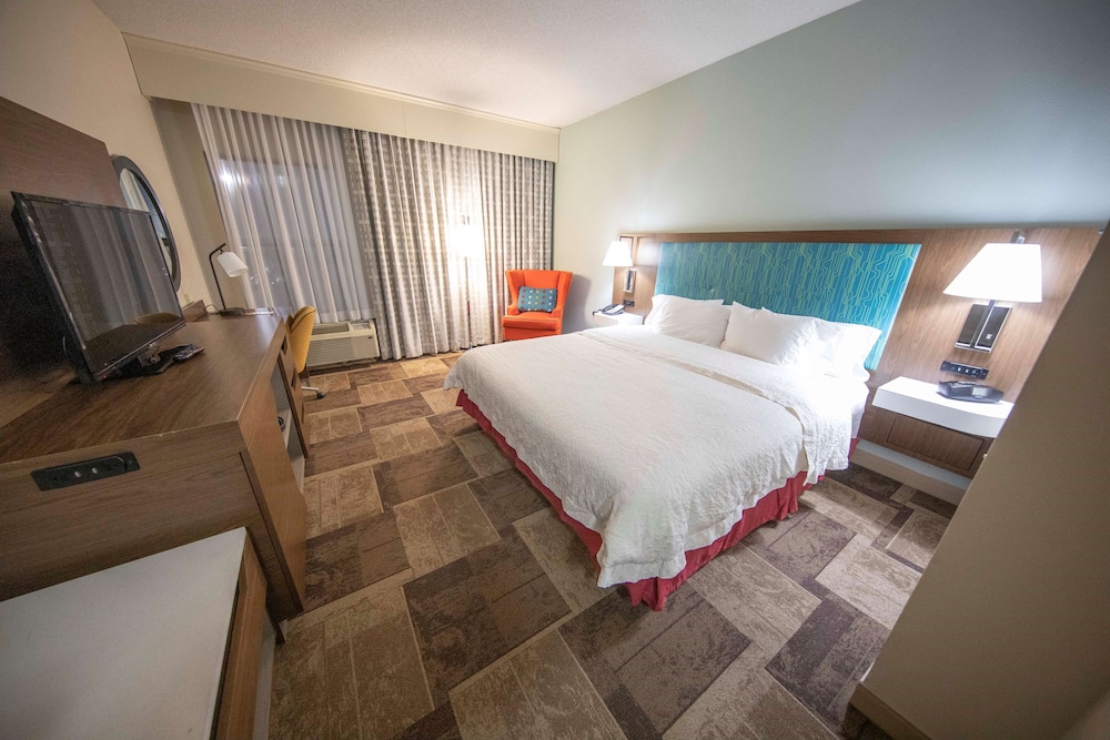 Hampton Inn Hutchinson - photo 26