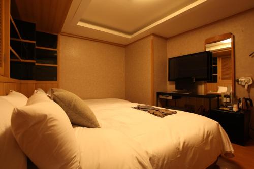 Hotel Ramses - carbon neutral hotel in Suwon