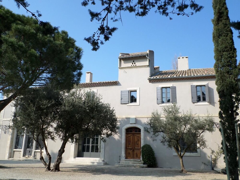 Le Mas Mauleon — Tarascon