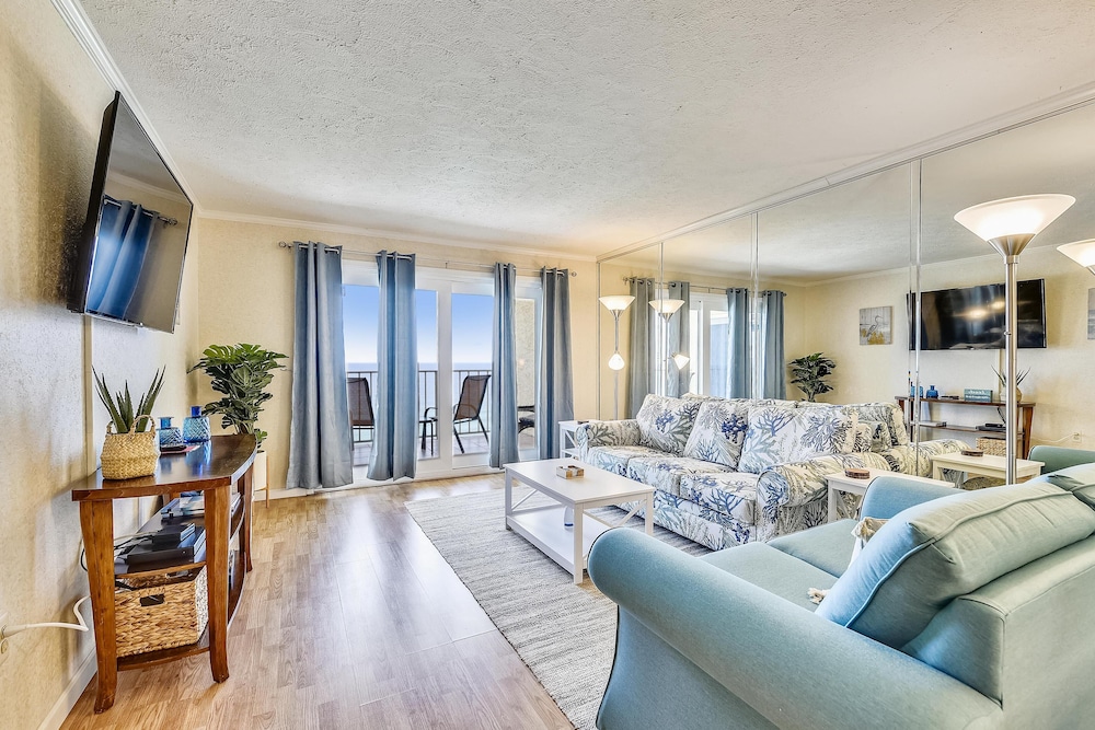 Regency Towers by Book That Condo - photo 35