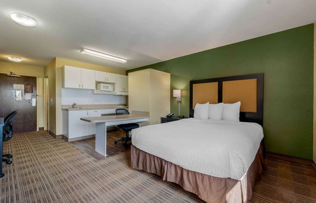 Extended Stay America Suites Chicago Gurnee - photo 9
