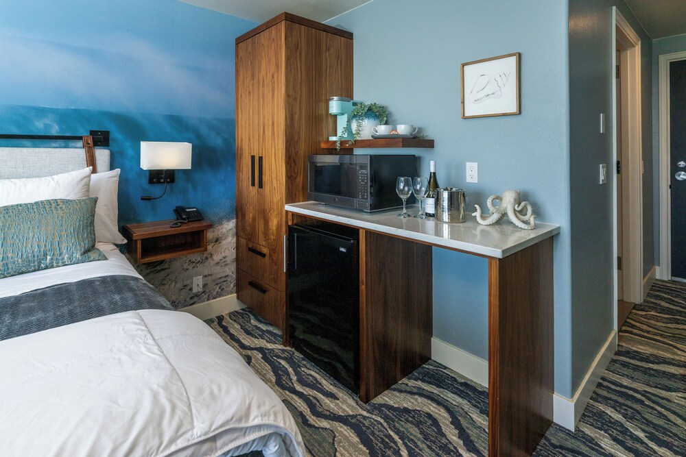 Seaside Oceanfront Inn - photo 60