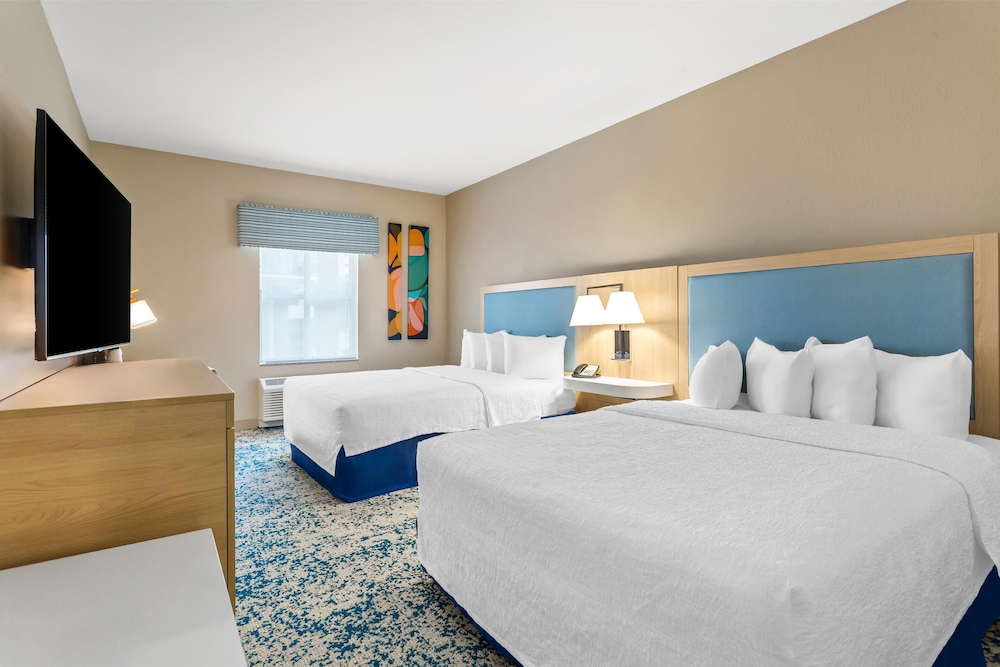 Hampton Inn & Suites St. Petersburg Downtown - photo 35