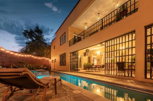 Casa Feliz Jacuzzis Alberca Gimnacio Vapor PingPong Billar Cuarto de Video — 4-Star Luxury Hotel in San Miguel De Allende, Mexico