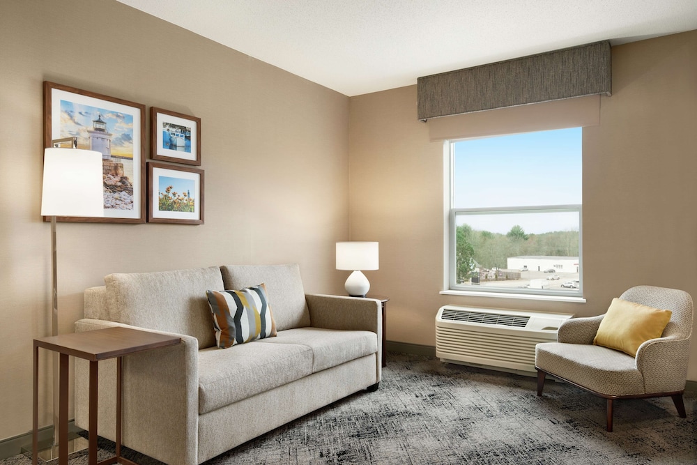 Hampton Inn & Suites Exeter - photo 27