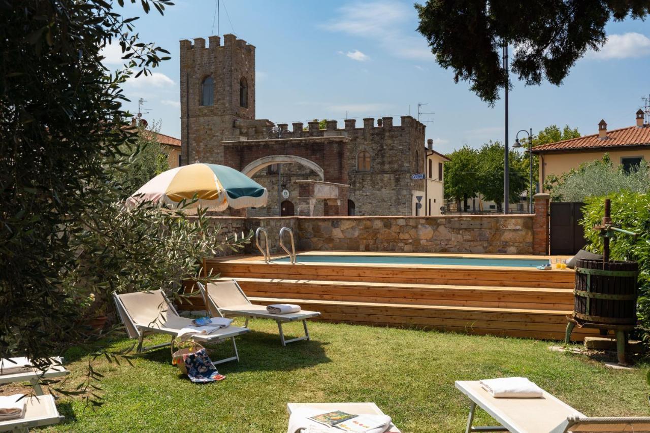 Villa Fracassini — 4-Star Luxury Hotel in Pergine Valdarno, Italy