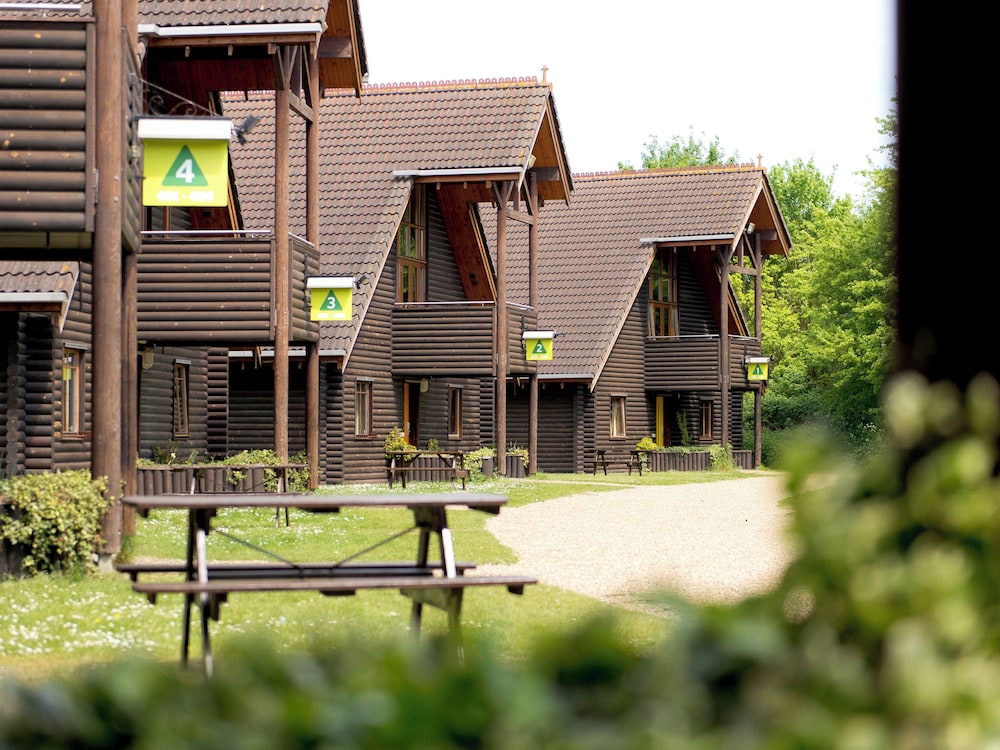YHA London Lee Valley Hostel — 4-Star Luxury Hotel in Waltham Cross, United Kingdom