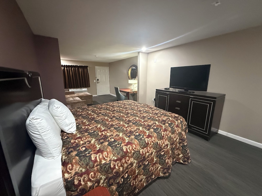 Magnolia Bay Hotel & Suites - photo 10