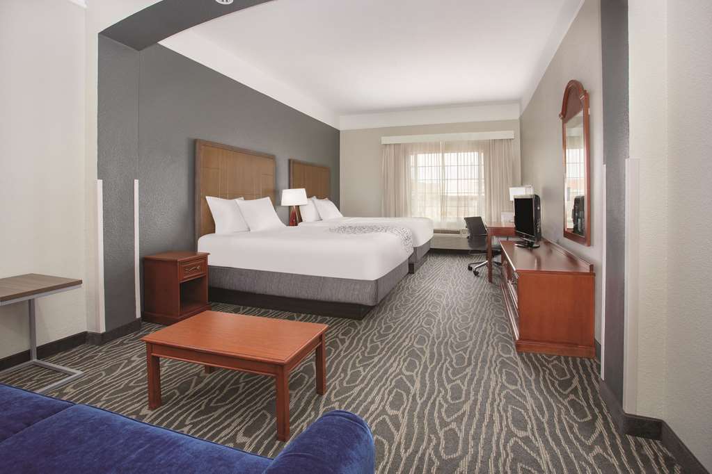 La Quinta Inn & Suites by Wyndham Gallup - photo 26