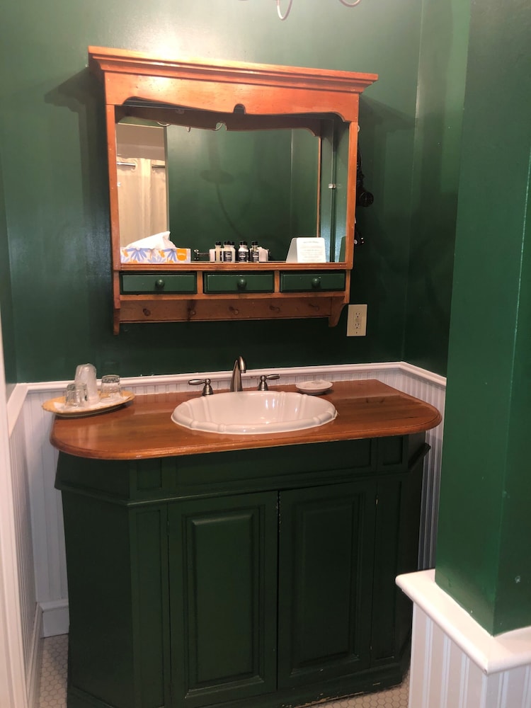 Beekman Arms and Delamater Inn - photo 40