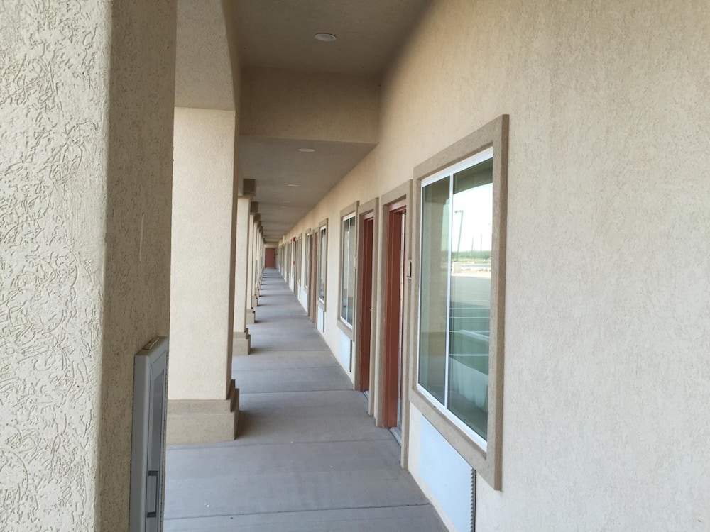La Bonita Inn & Suites - photo 38