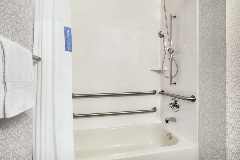 Hampton Inn Sacramento Rancho Cordova - photo 16