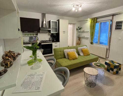 Apartman Edina — 4-Star Luxury Hotel in Rijeka, Croatia