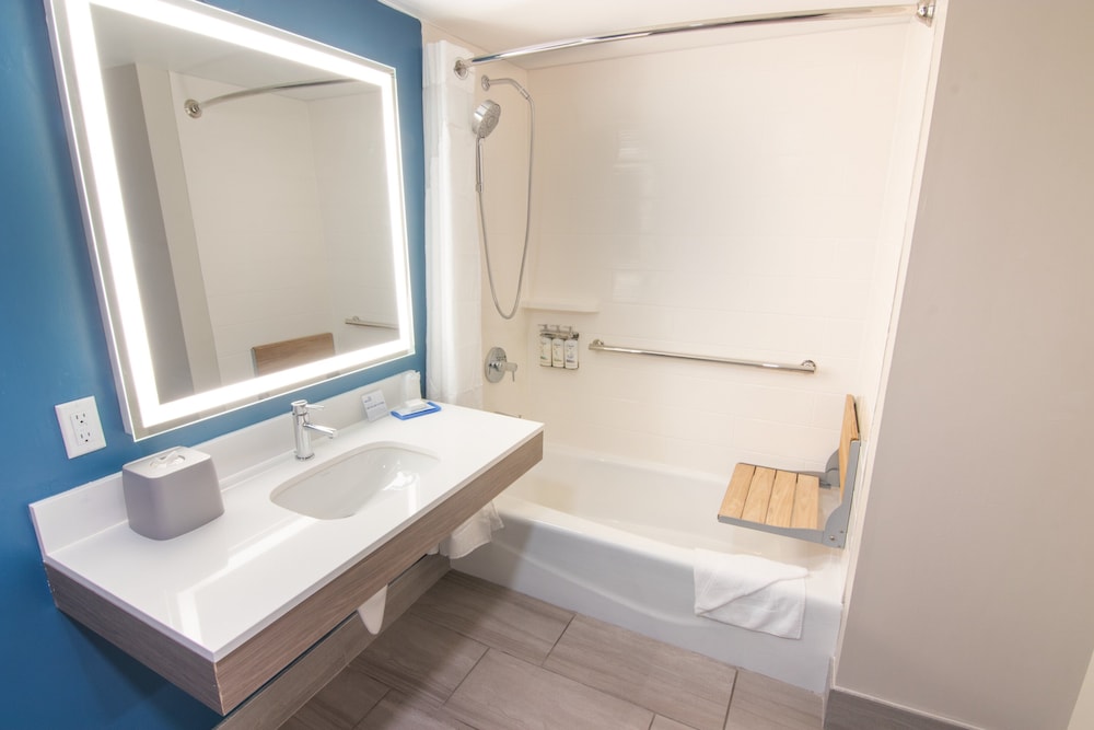 Holiday Inn Express & Suites Ft. Lauderdale Airport West by IHG - photo 37