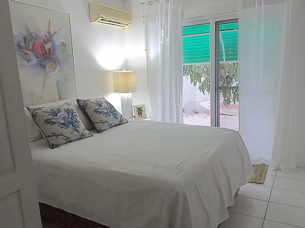 Beach Front Honeymoon B — hotel in Savaneta