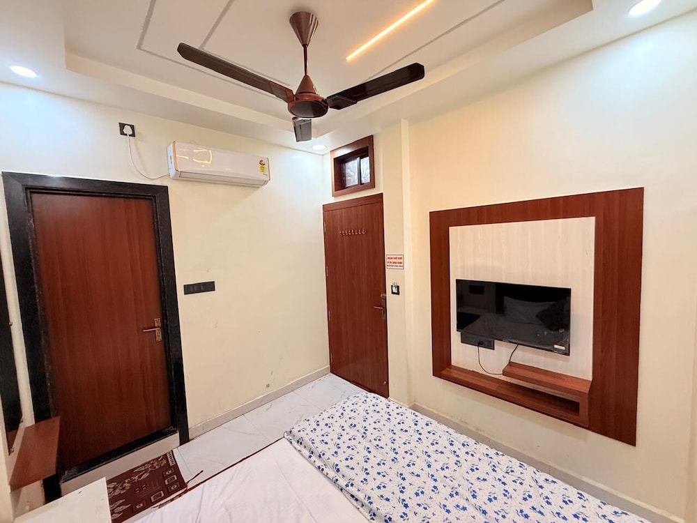 Hotel Sunshine - carbon neutral hotel in Sehore