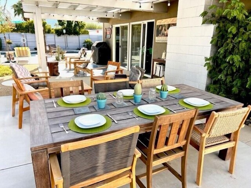 Mid Century Ranch Private Resort style Pool - photo 23