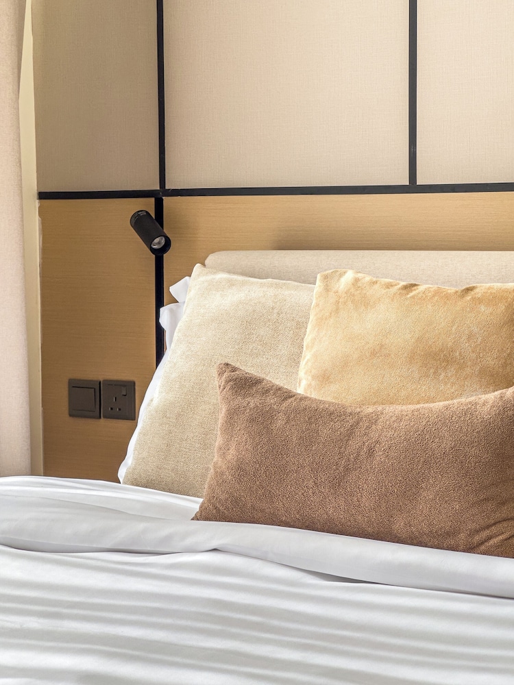 Modern Cozy 1BR Retreat Azizi Riviera Dubai — 4-Star Luxury Hotel in Dubai, United Arab Emirates
