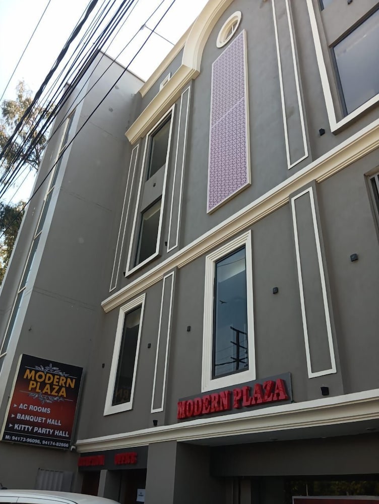 Hotel Modern Plaza