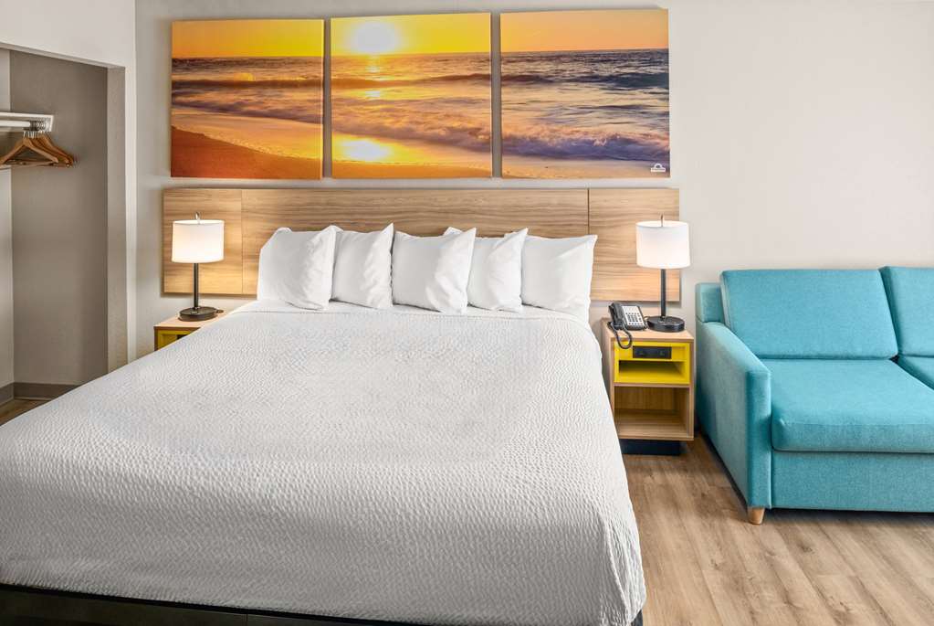 Days Inn & Suites by Wyndham Artesia - photo 32