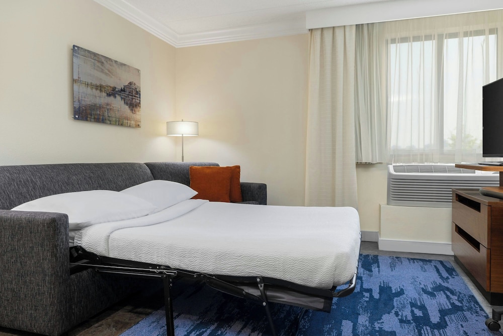 Fairfield by Marriott Inn & Suites Herndon Reston - photo 12