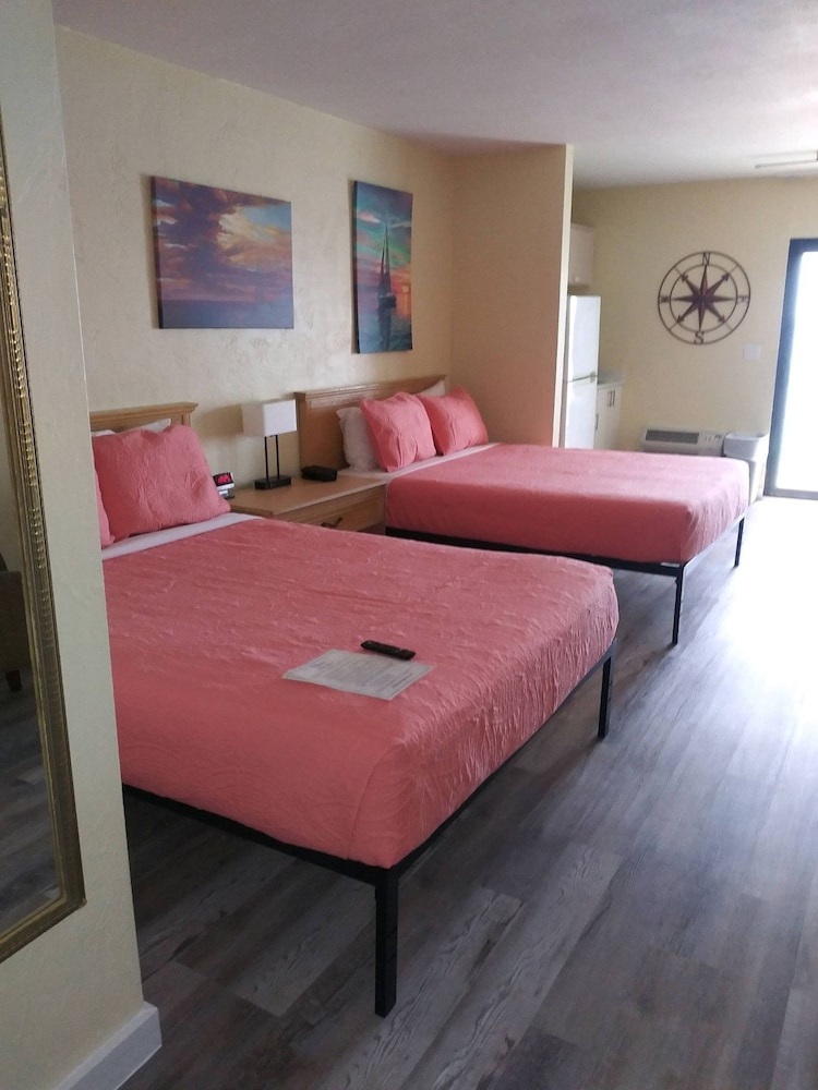 Beachside Hotel - photo 20