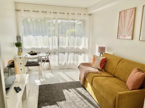 Hanahome 2 Adultes Parking Prive Business & Tourisme in Le Chesnay, France