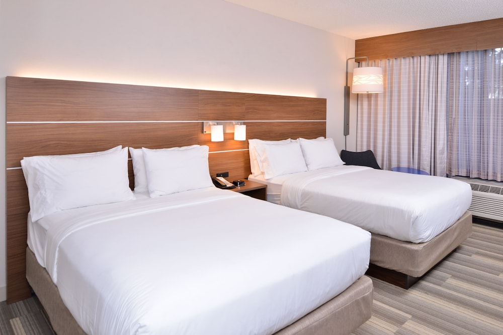 Holiday Inn Express & Suites Indianapolis Dtn Conv Ctr Area by IHG - photo 42