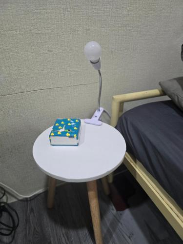 202 Spacious and breezy Fan economy room with free Wi Fi and hot shower