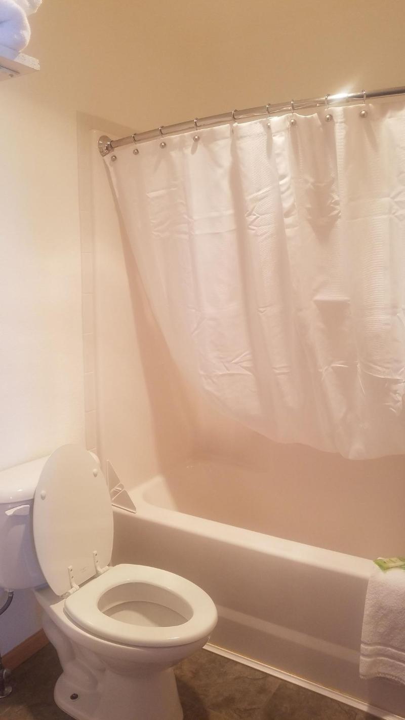 Howard's Motel - photo 15