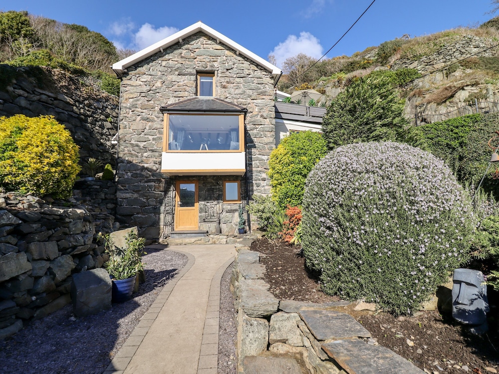 Ty'n Y Ffynnon Cottage — 4-Star Luxury Hotel in Barmouth, United Kingdom