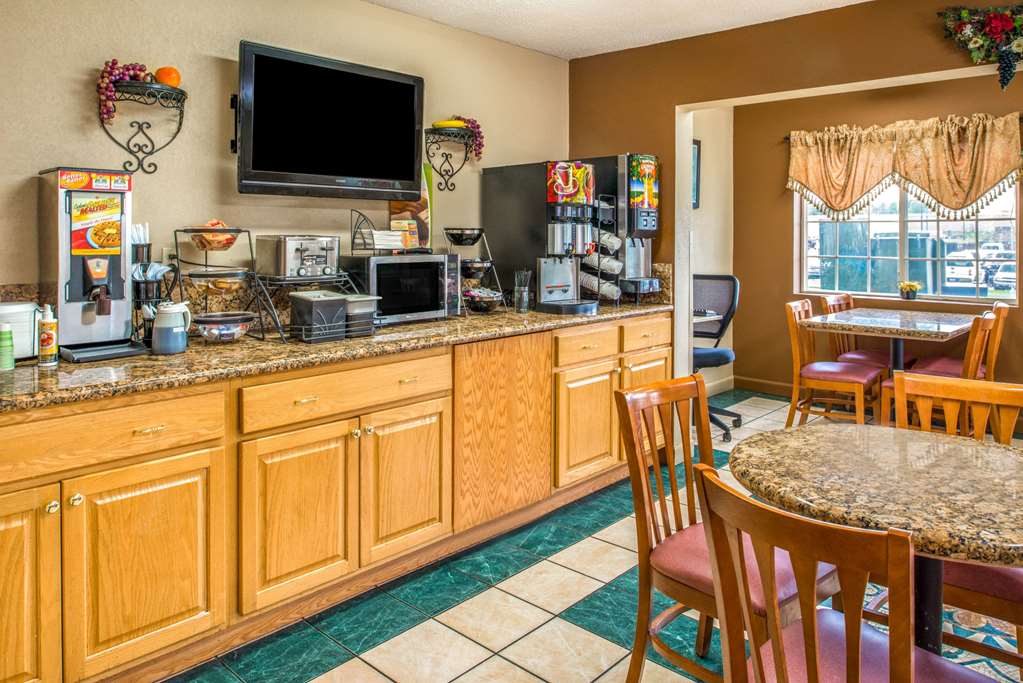 Microtel Inn & Suites by Wyndham Lincoln - photo 31