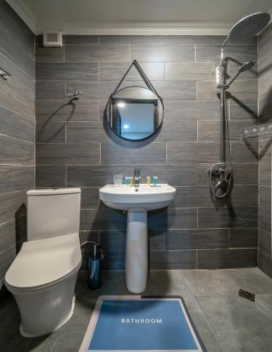 Niabi Apartments with Cinema and Billiards