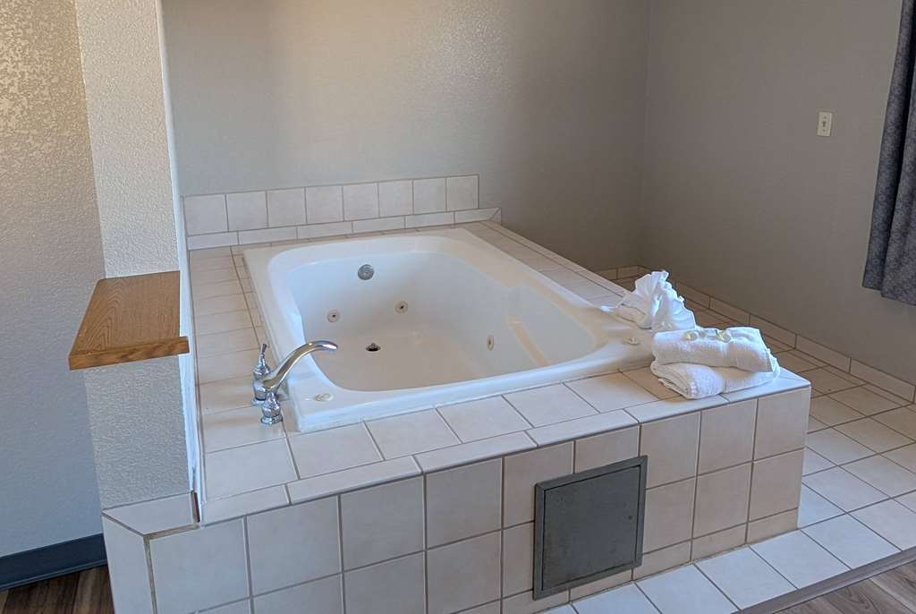 Days Inn & Suites by Wyndham Castle Rock - photo 19
