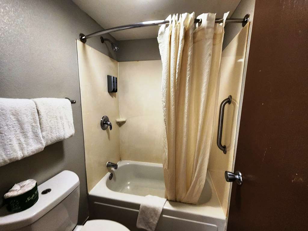 Americas Best Value Inn & Suites Little Rock at Scott Hamilton Dr - photo 27