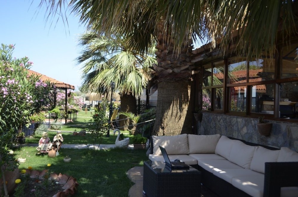 Assos Sardunya Butik Hotel — 4-Star Luxury Hotel in Ayvacik, Turkey