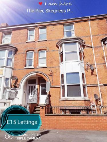 Beach Apartment Sleeps 4 Garden & Parking — 4-Star Luxury Hotel in Skegness, United Kingdom