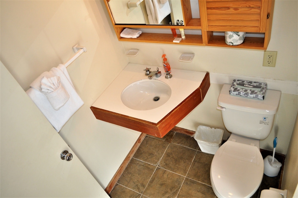 Tennis Townhome 2 Bed 2.5 Bath - photo 21