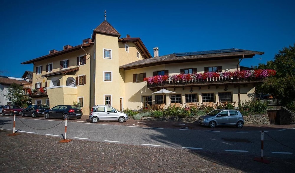 Gasthof Zur Sonne - carbon neutral hotel in Laion